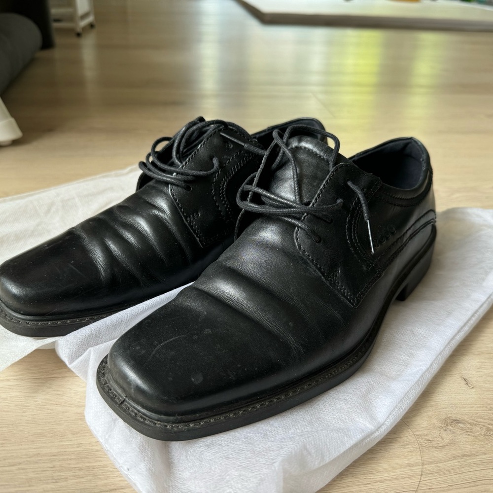 ECCO MEN'S TOE TIE SHOE, size 8.5